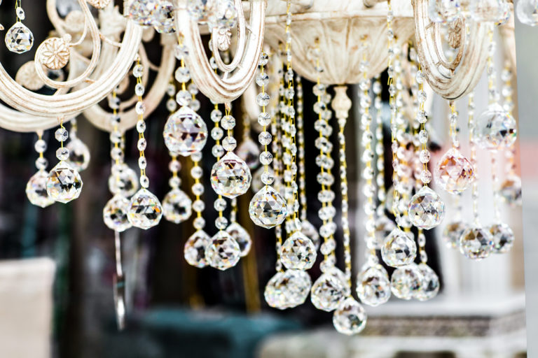 Chandelier repairs – Should you leave it to the experts?